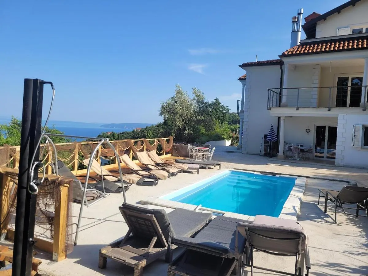 Apartments Chiara Mit Meerblick Und Pool Und Jacuzzi Lovran 0*,  Chorvatsko